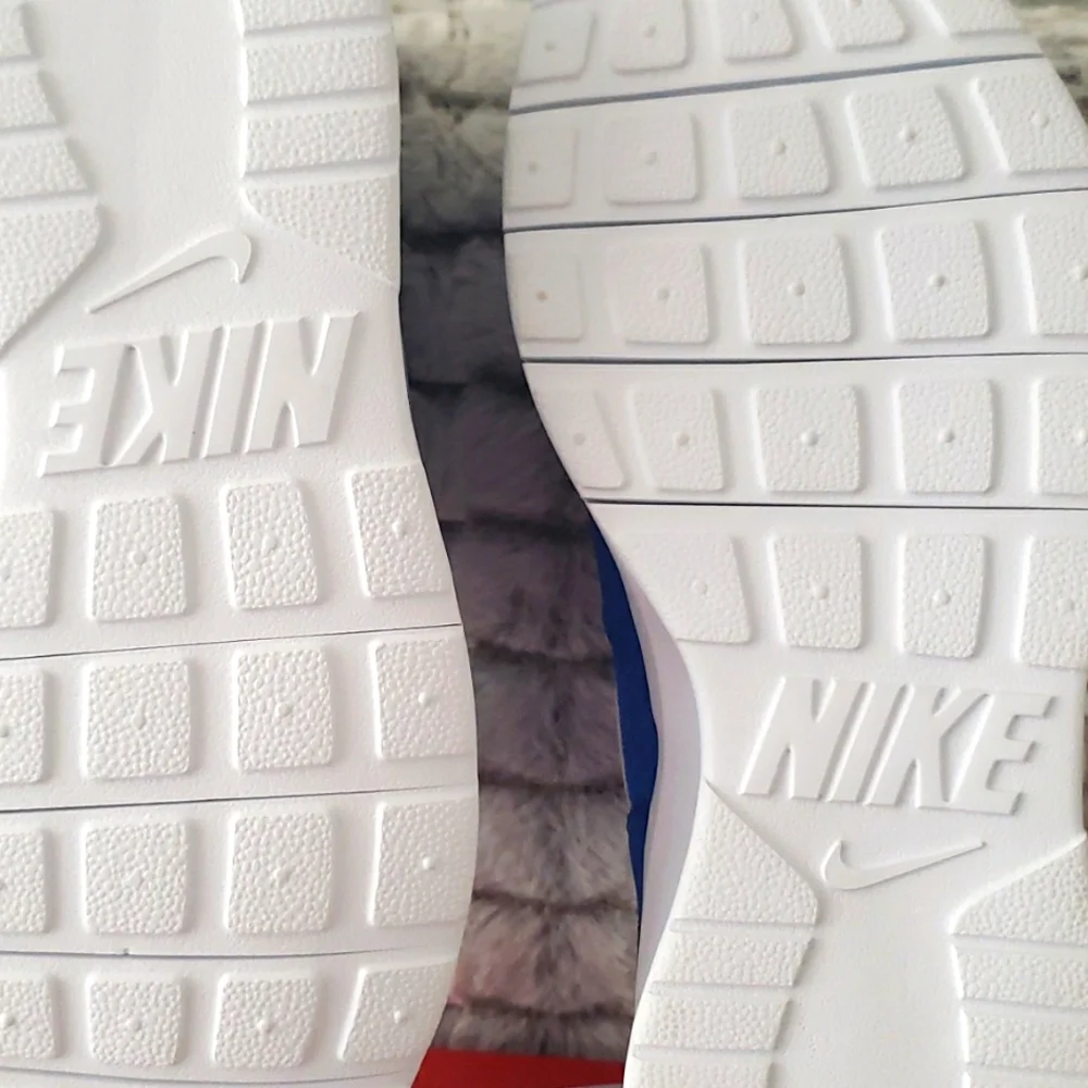 Nike Youth sneakers - Picture 10 of 12
